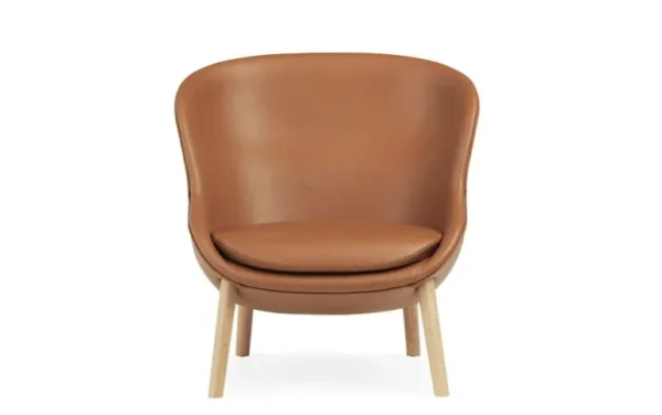 Normann Copenhagen Hyg loungefåtölj, låg, ek - brandyfärgat Ultra-läder