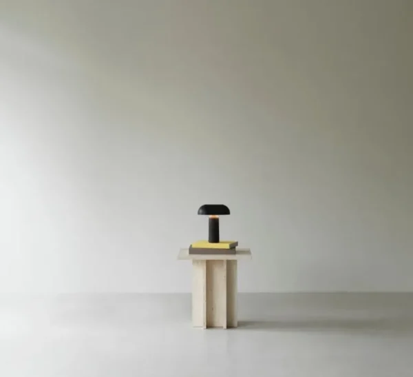 Normann Copenhagen Porta bärbar bordslampa, svart