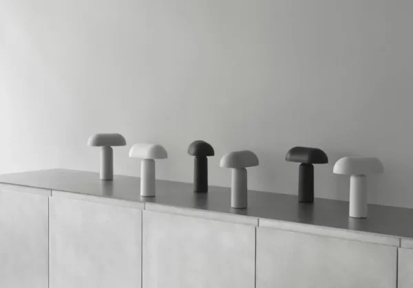 Normann Copenhagen Porta bärbar bordslampa, svart