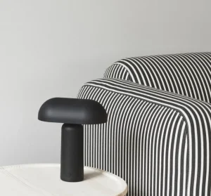 Normann Copenhagen Porta bärbar bordslampa, svart