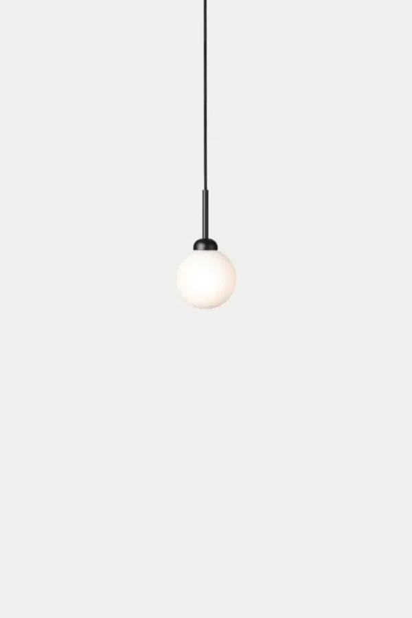 Nuura Apiales 1 hänglampa, satin svart - opalvit