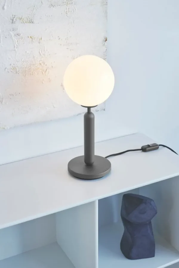 Nuura Miira bordslampa, klippgrå - opal