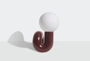 Petite Friture Neotenic bordslampa, 51 cm, körsbär
