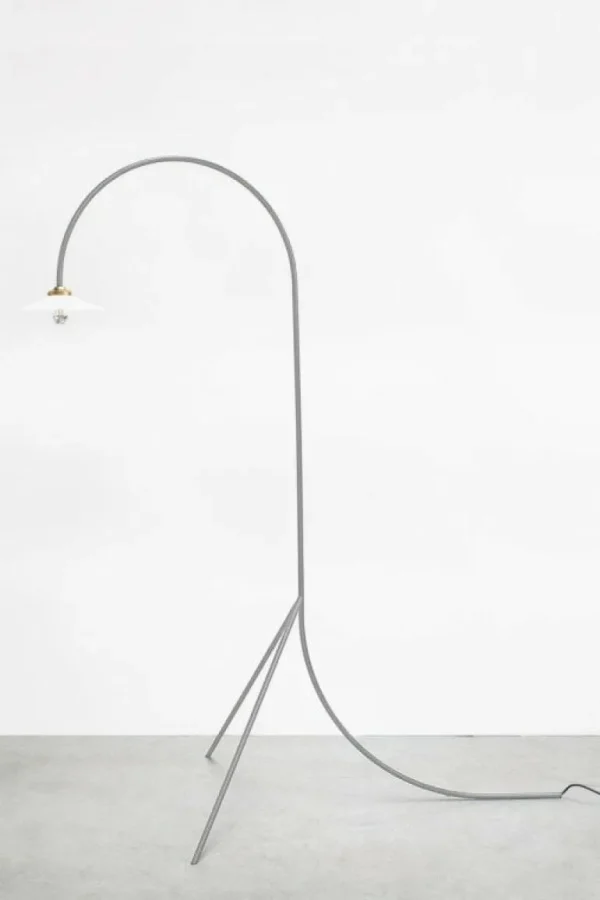 valerie_objects Stående lampa n1, ljusgrå